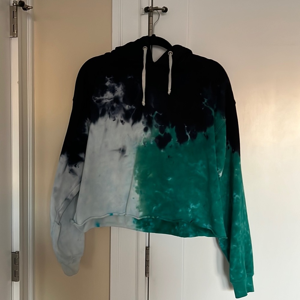 RE/DONE cropped tie-dyed hoodie!!